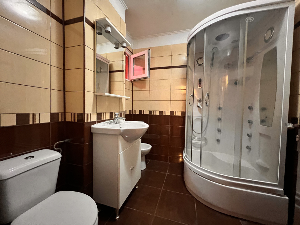 Închiriere apartament 3 camere – Tractorul, Str. Argintului, lângă Penny