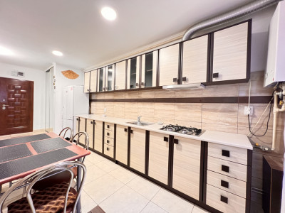 Închiriere apartament 3 camere – Tractorul, Str. Argintului, lângă Penny