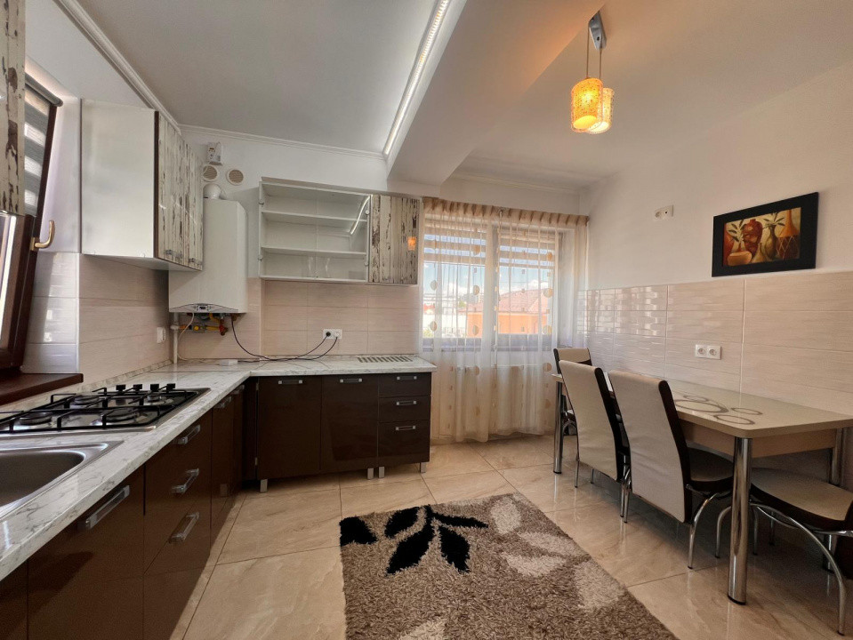 Apartament 2 camere decomandate de închiriat – Coresi / Tractorul