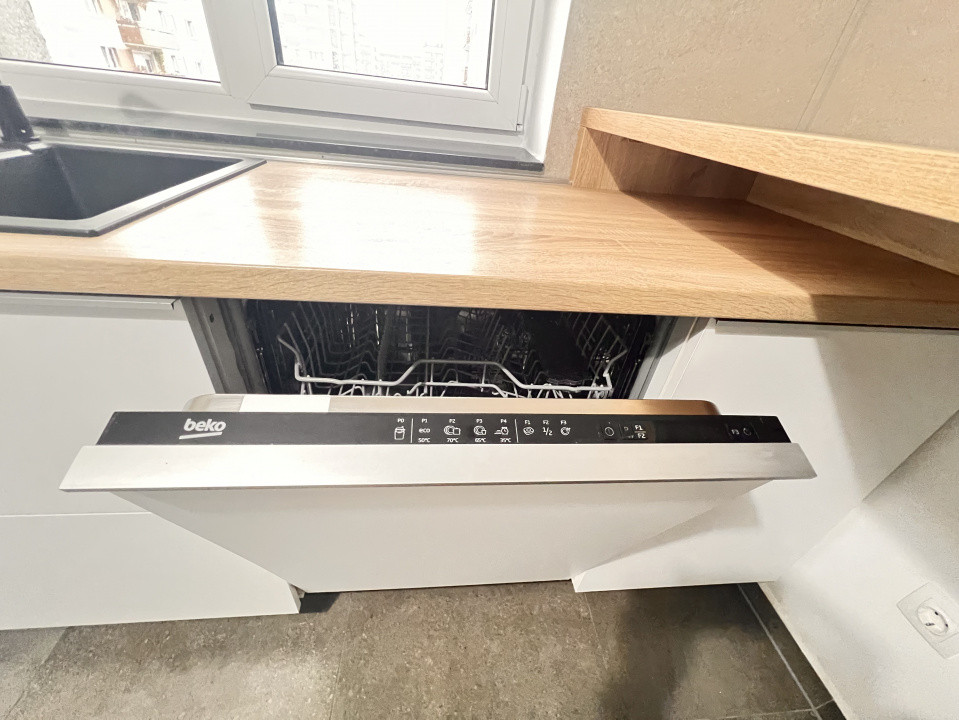 Apartament spatios 2 camere Qualis Coresi 
